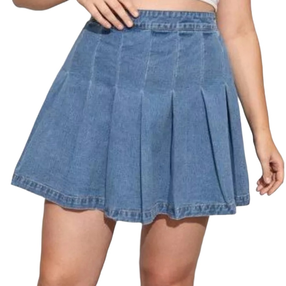 AMERICAN EAGLE OUTFITTERS SIZE 2 BLUE PLEATED MINI SKIRT